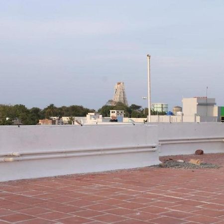 Saravanas Lodge Тиручендур Экстерьер фото