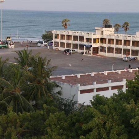 Saravanas Lodge Тиручендур Экстерьер фото