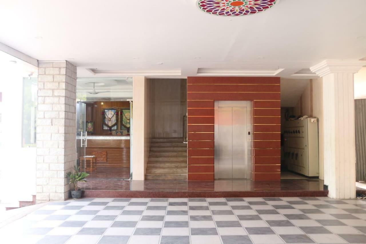 Saravanas Lodge Тиручендур Экстерьер фото