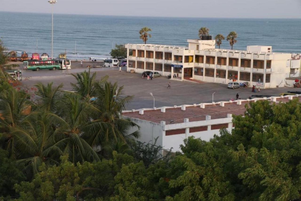 Saravanas Lodge Тиручендур Экстерьер фото