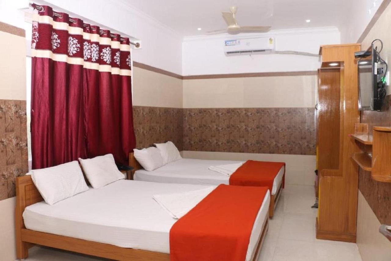 Saravanas Lodge Тиручендур Экстерьер фото